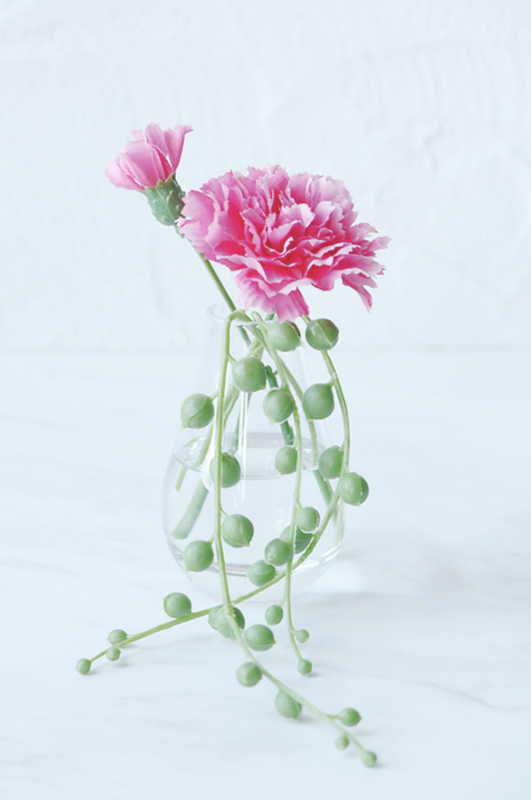 ピンクカーネーション プチドロップベース【ギフトバッグ対応可】 造花 アートフラワー Akanbi
