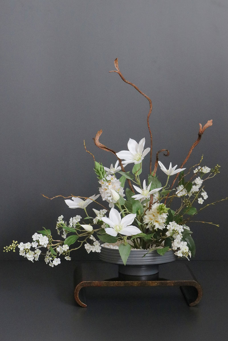 ホワイトクレマチス × オーニソガラム 万古焼花器 和風スタイル 造花 アートフラワー Akanbi