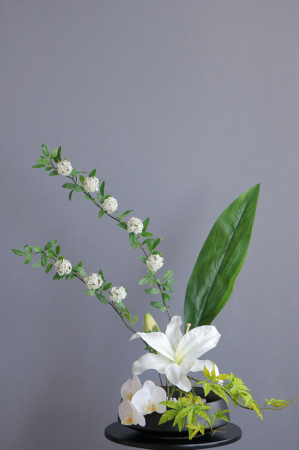カサブランカ×胡蝶蘭×コデマリ 和風スタイル 造花 アートフラワー Akanbi